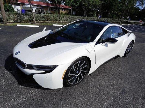 BMW i8 - AWD 2dr Coupe 2015
