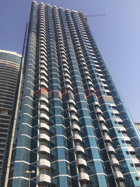 للبيع شقة في موقع مميز في دبي