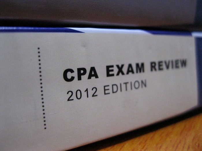 هل تريد الحصول على مواد وادوات تعلم CPA Becker 2012 ومراجعاتها